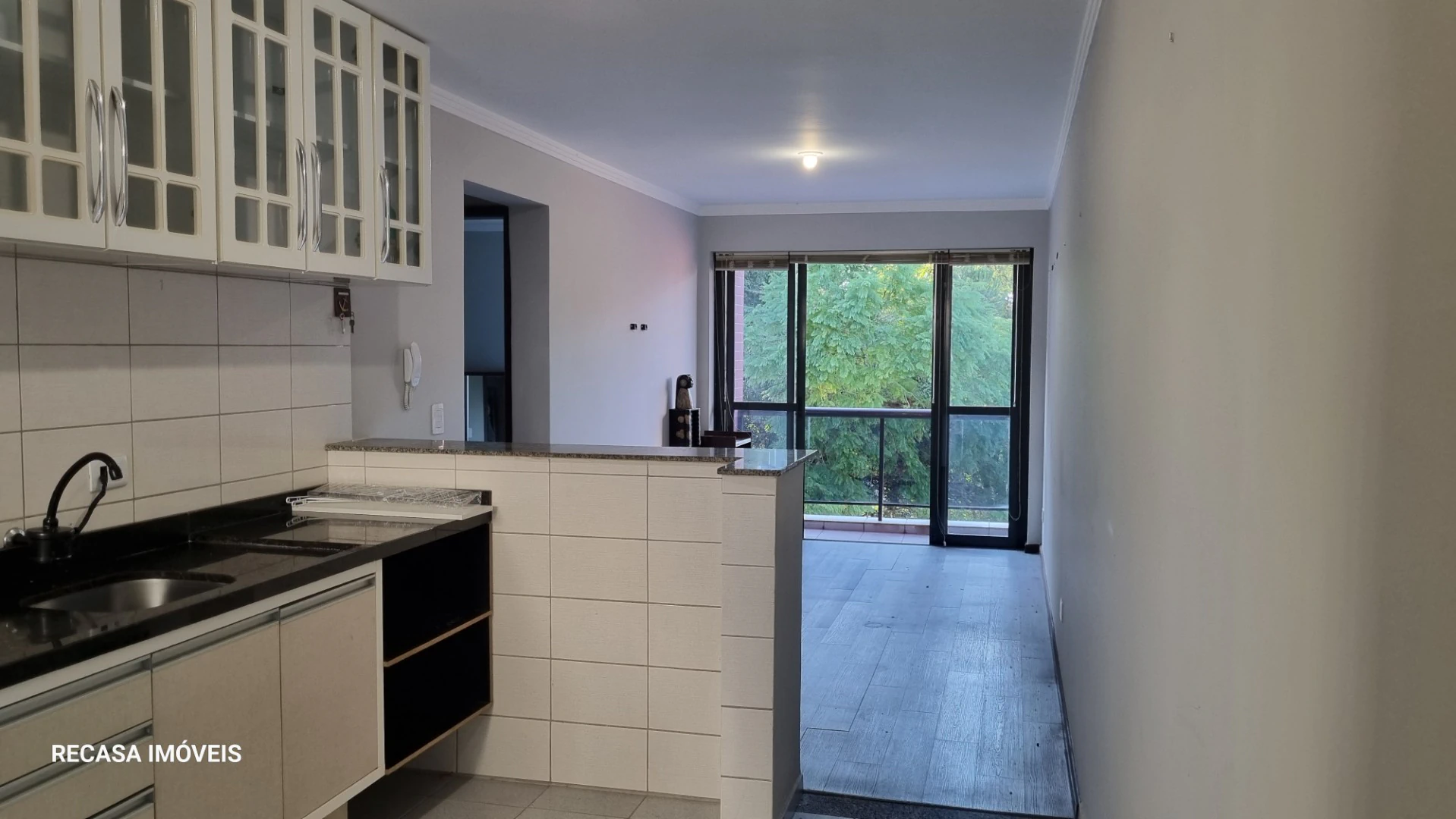 2-bedroom apartment with a washing machine in Curitiba — photo 8