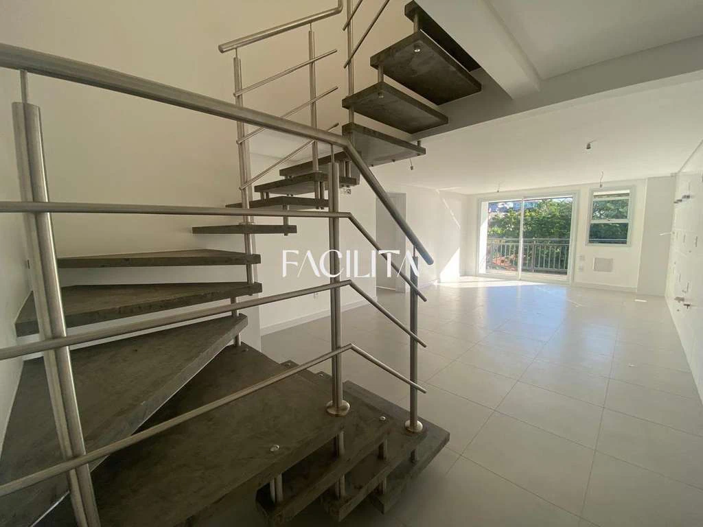 162 m² apartment with 3 en-suite bedrooms and balcony — photo 5
