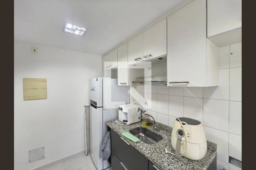 Furnished 2-bedroom apartment with a balcony — photo 22