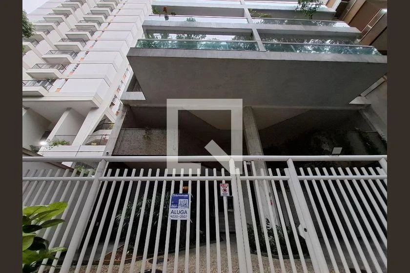 Home office in a 4-bedroom apartment, 140 m² — photo 46