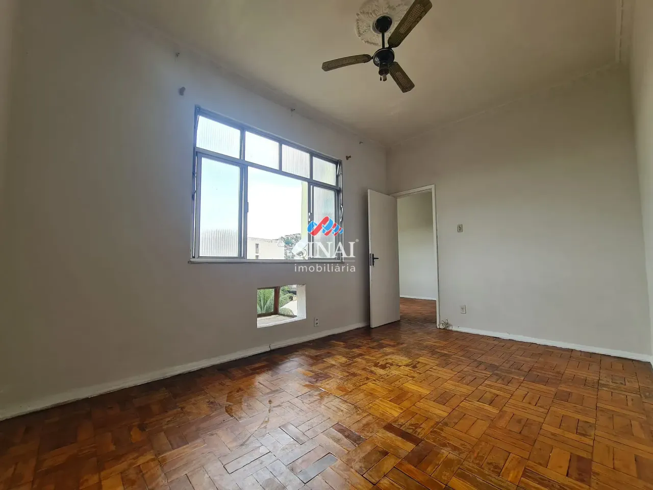 1-bedroom apartment with a compact gas kitchenette — photo 4
