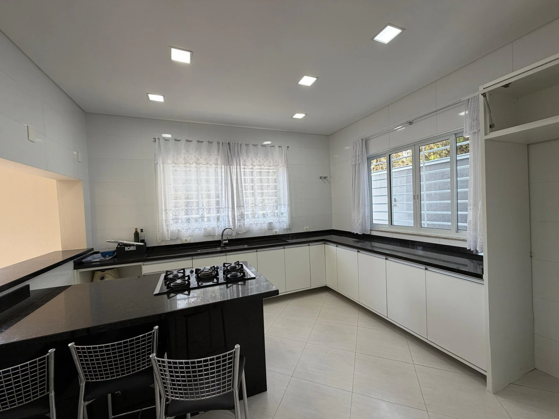 Casa com 4 quartos, jardim e churrasqueira privativa — photo 13