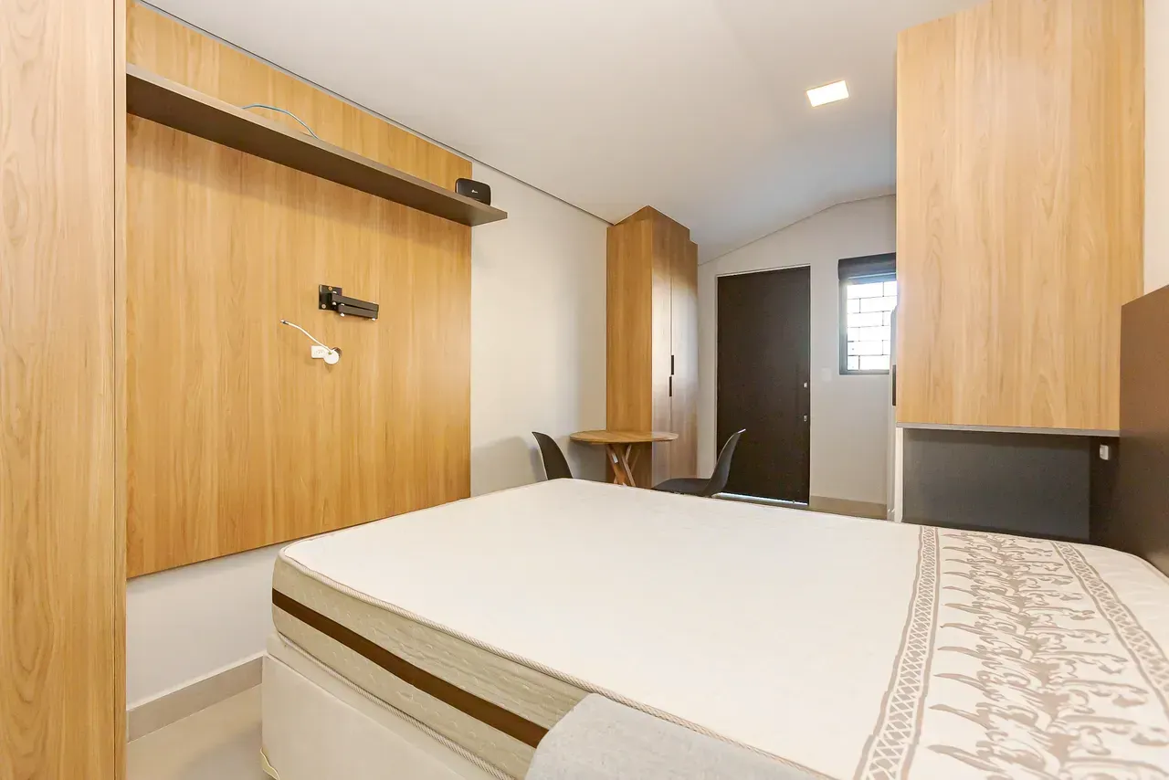 Furnished 1-bedroom apartment with 1 bathroom — photo 12