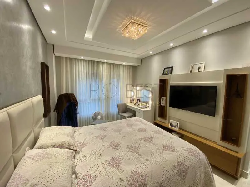 Furnished apartment, 128 m², with a walk-in closet — photo 12