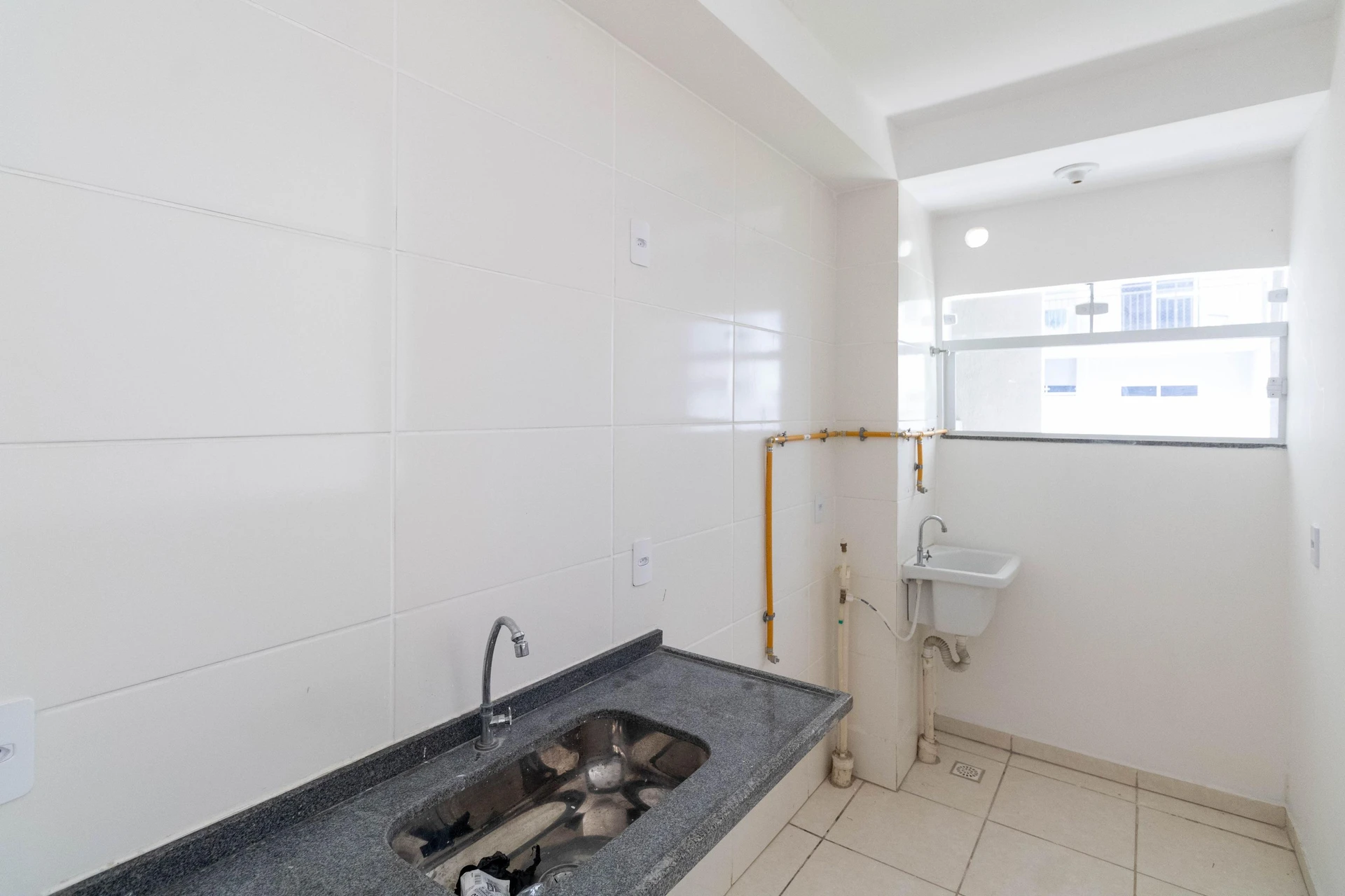2-bedroom apartment in a building with a pool — photo 21