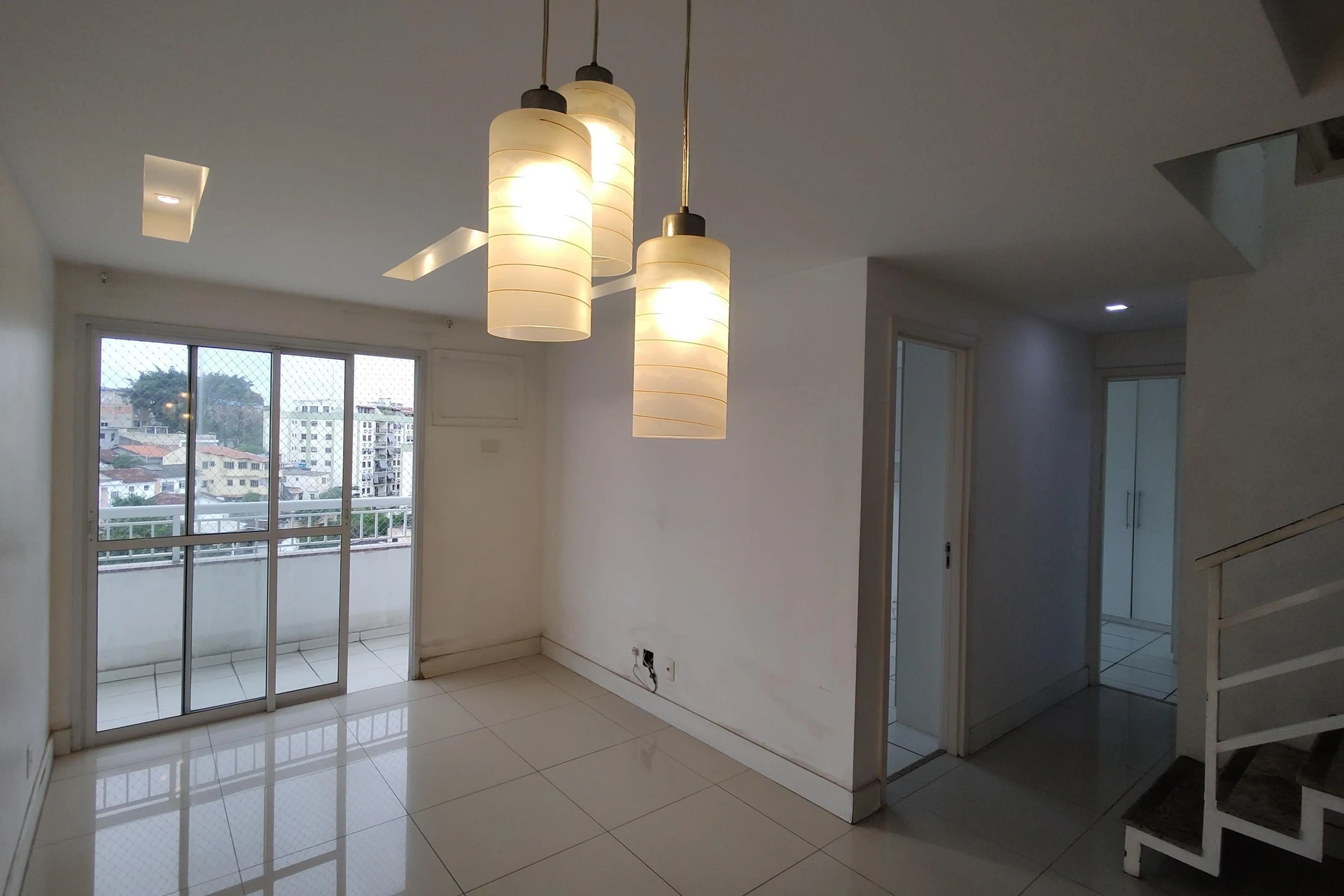 Furnished apartment with 3 bedrooms and 2 parking spots — photo 25