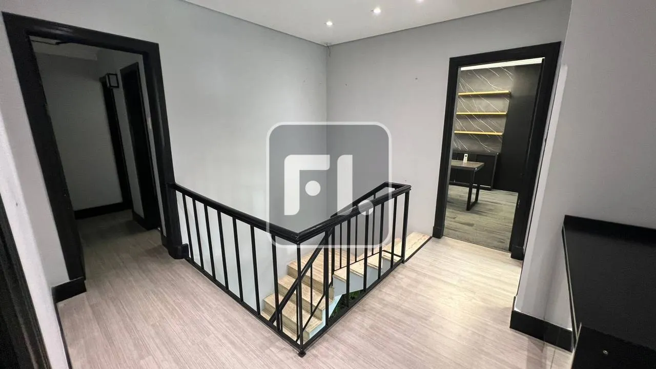 Дом с 4 спальнями, 4 ванными и 160 м² — photo 2