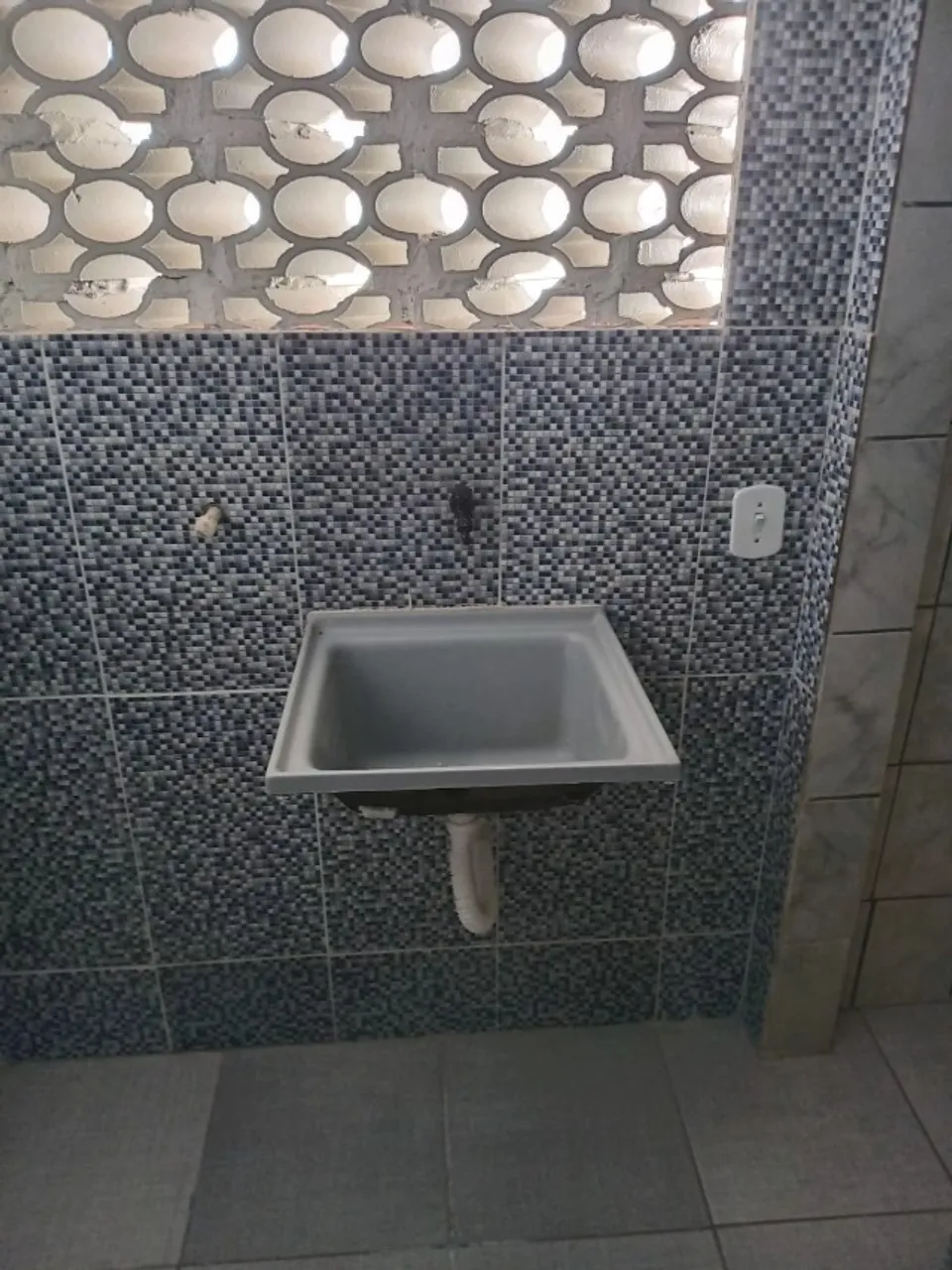Китинета с 1 спальней, 1 ванной и плиточным полом — photo 8