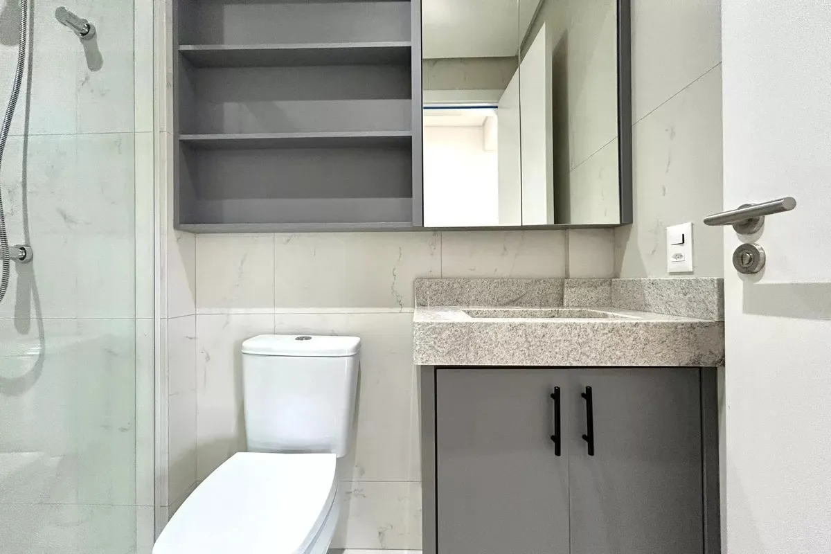 2-bedroom apartment with integrated kitchen and balcony — photo 10