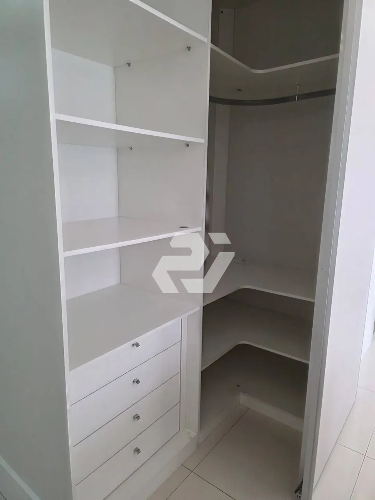 3-bedroom apartment with a private pool — photo 11