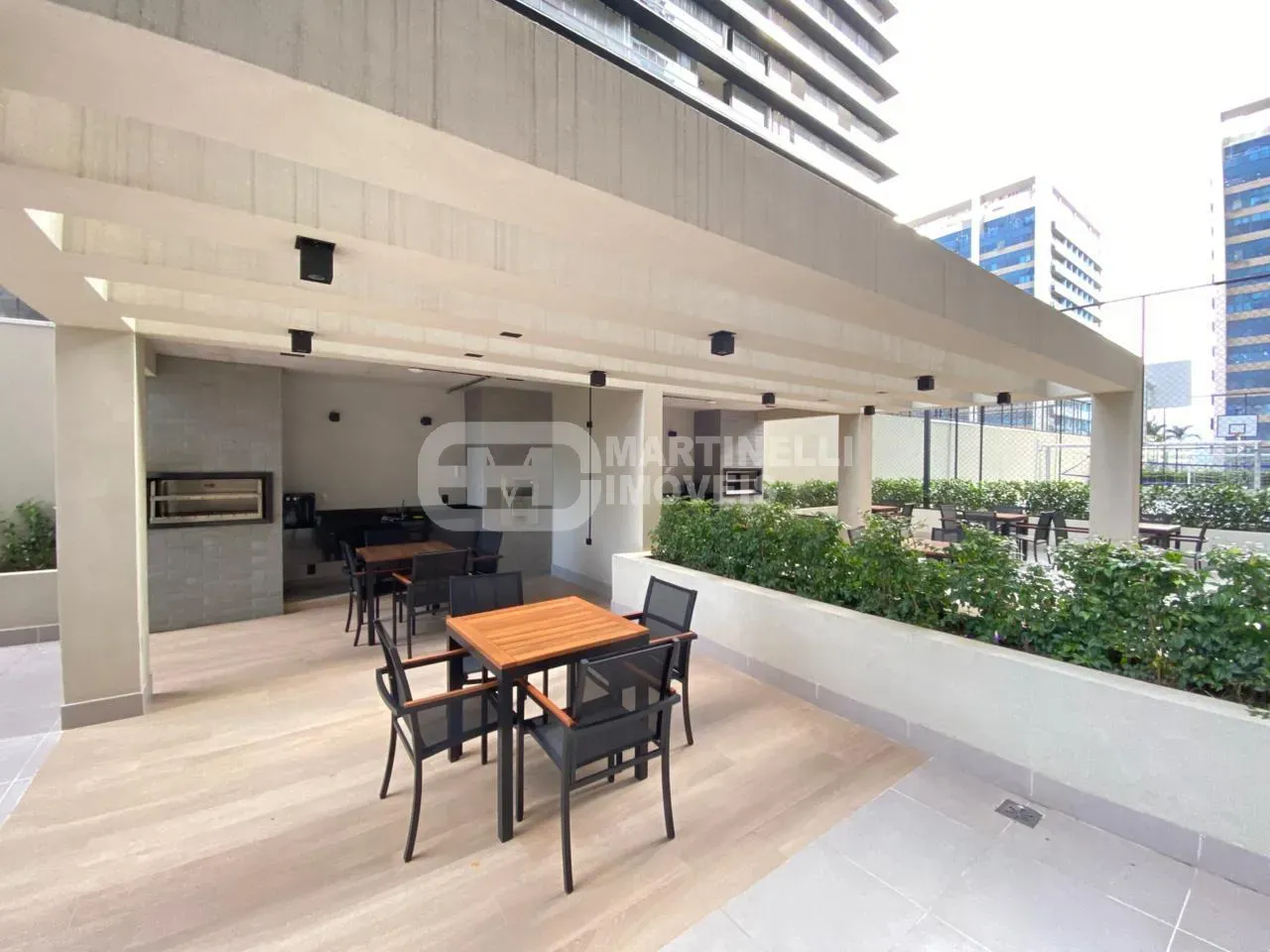 Glass-enclosed balcony in a 3-bedroom apartment, 119 m² — photo 23