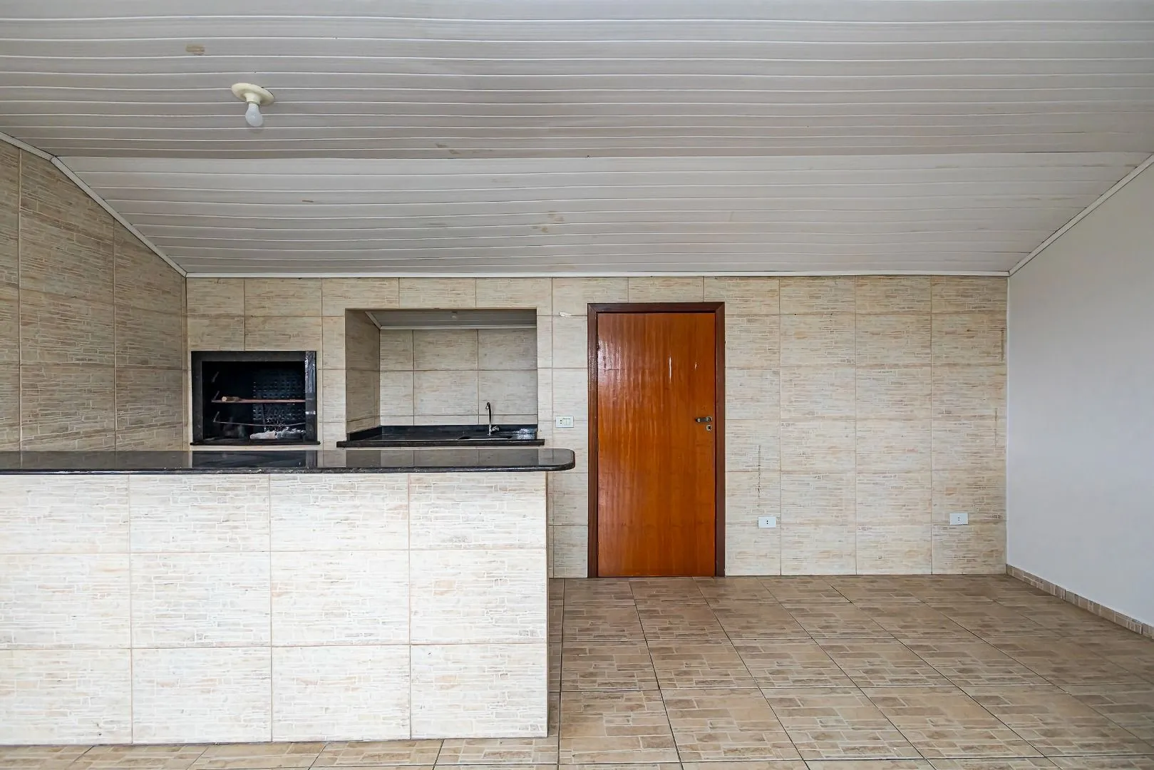 Casa com 2 dormitórios e 300 m² — photo 37