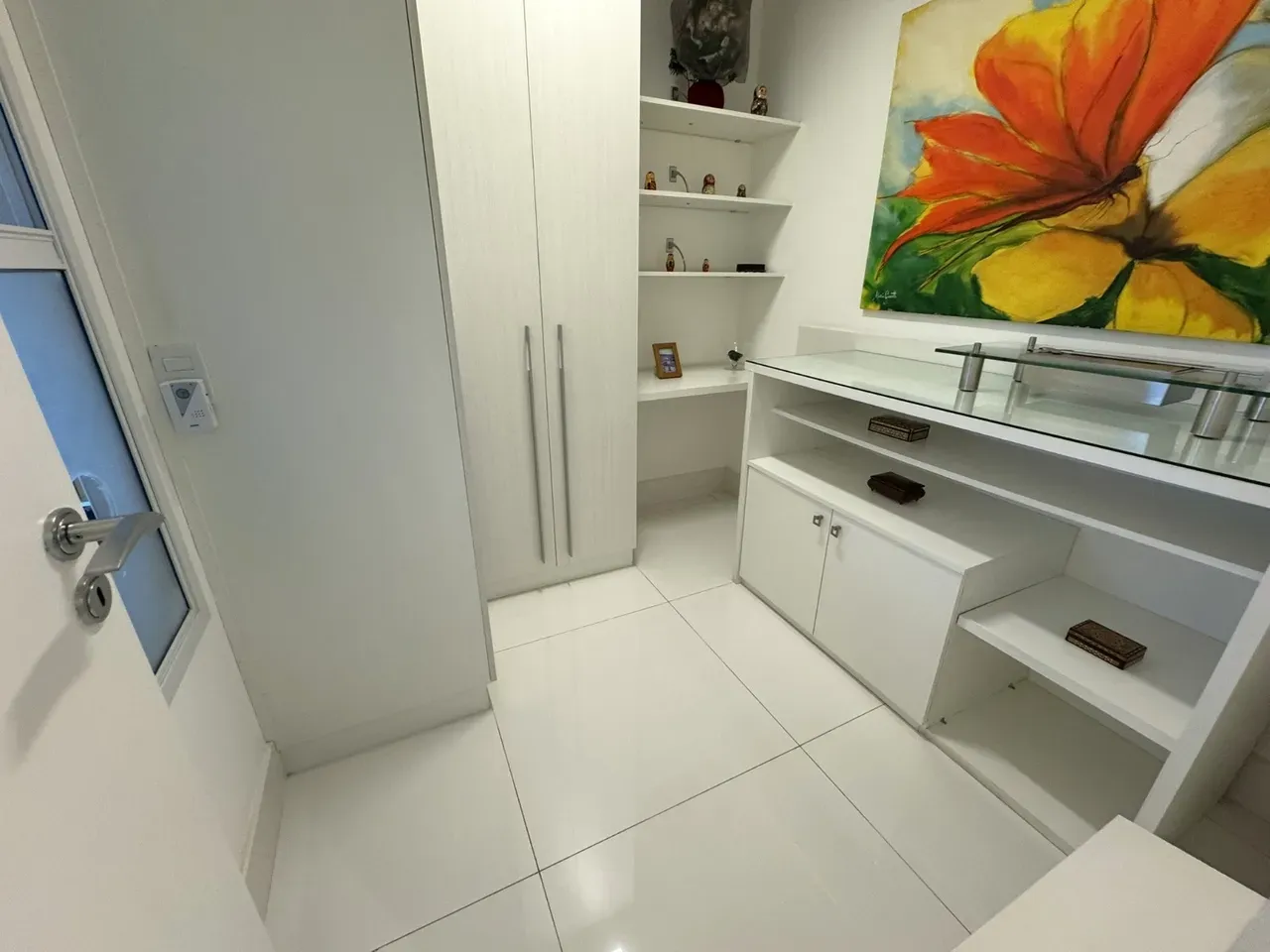 227 m² apartment with a water view and a bathtub — photo 4