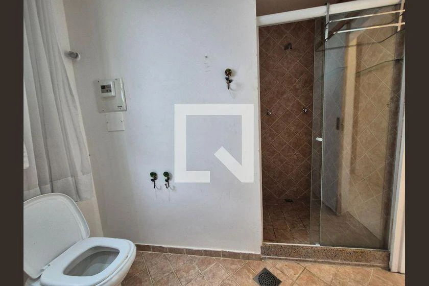 600 m² house with a washing machine and a home office — photo 38