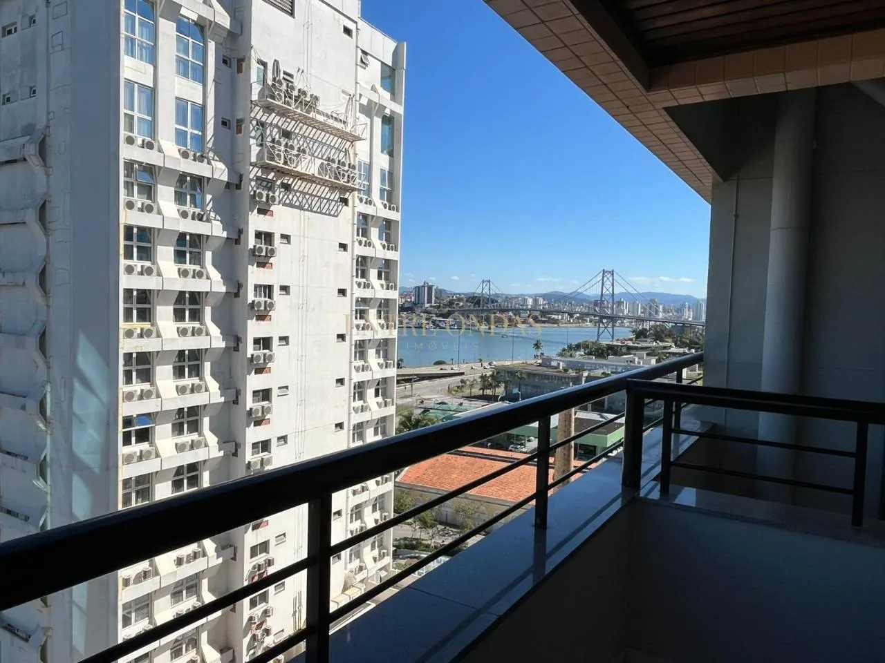 Apartment on the 1st floor with a water view — photo 5