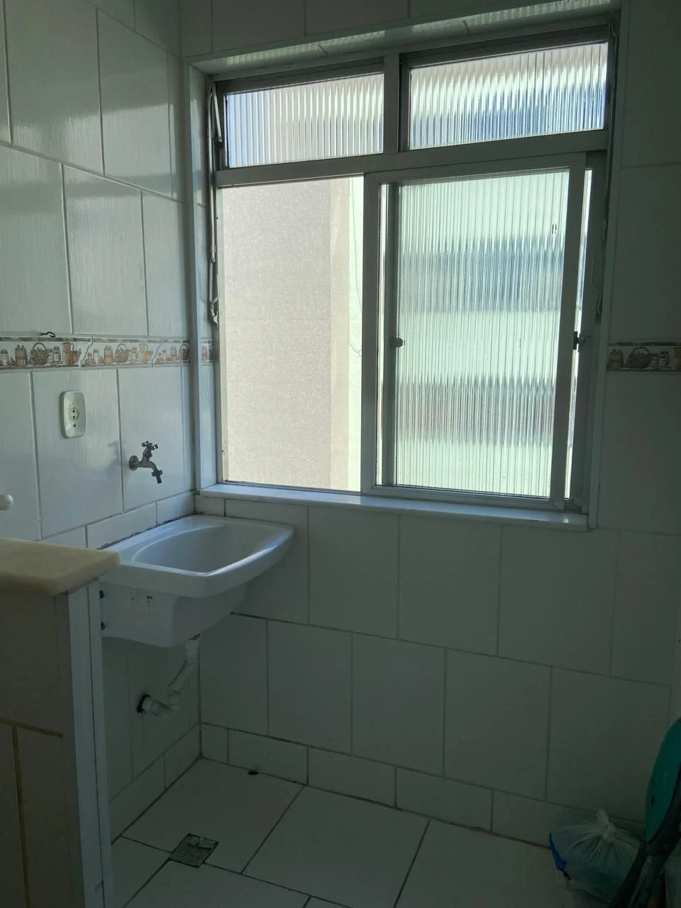Unfurnished 2-bedroom apartment with a separate kitchen — photo 20