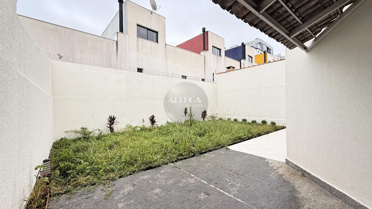 House with 4 bedrooms and a washing machine — photo 16