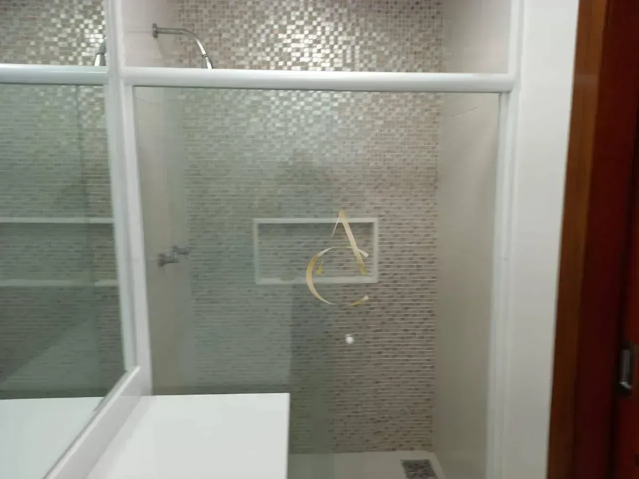 Casa mobiliada com cozinha aberta e fogão a gás — photo 3