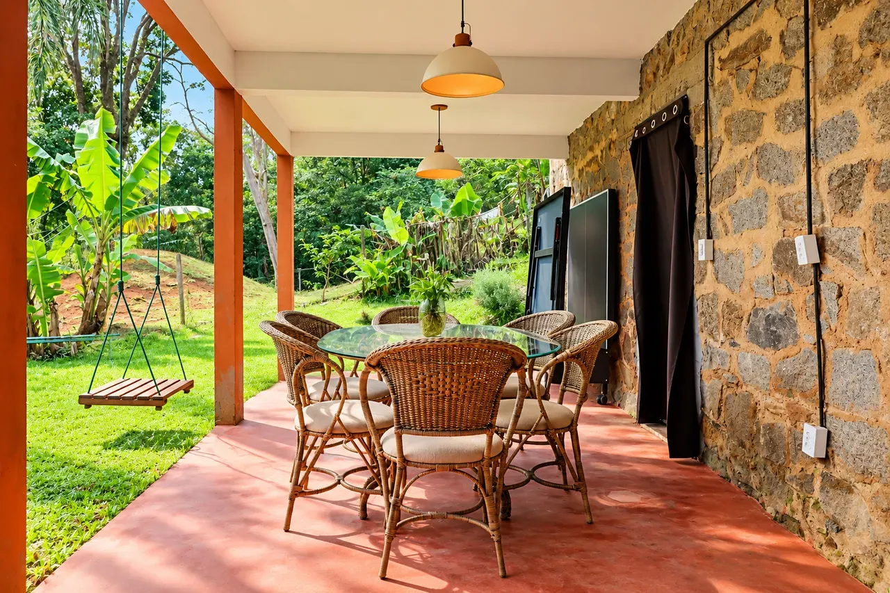 Furnished house, 200 m², with a water view — photo 8
