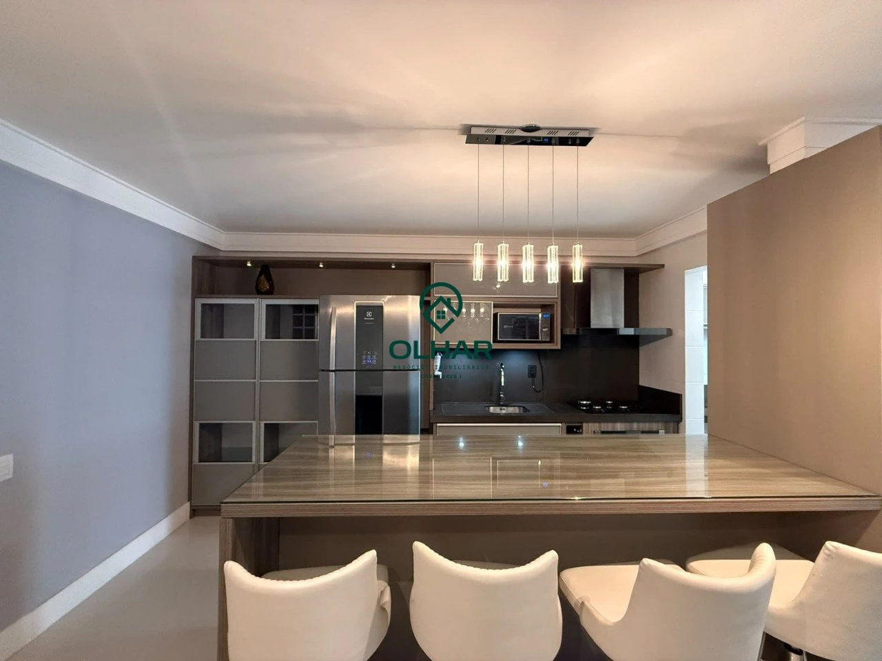 Glass-enclosed balcony in a 2-bedroom apartment, 93 m² — photo 4