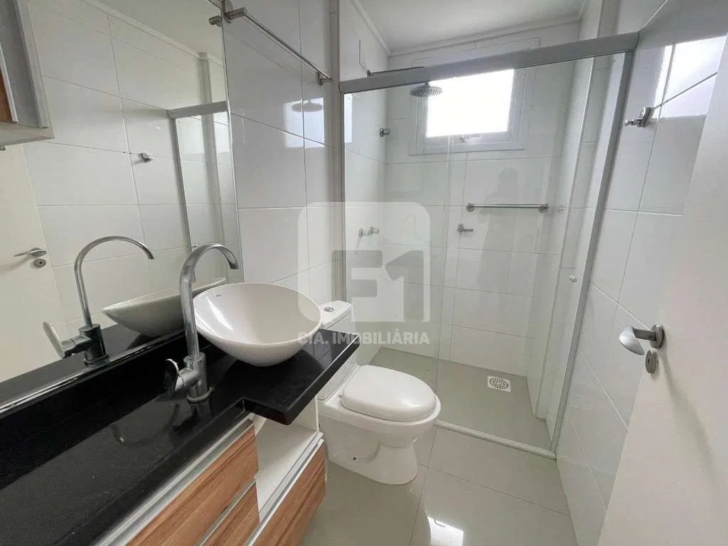 Floor-to-ceiling windows in a 2-bedroom apartment, 87 m² — photo 17