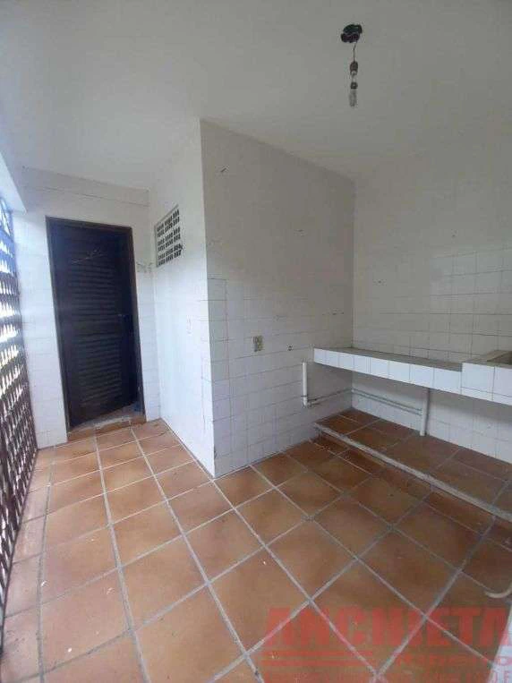 Unfurnished 3-bedroom house with a separate kitchen — photo 2
