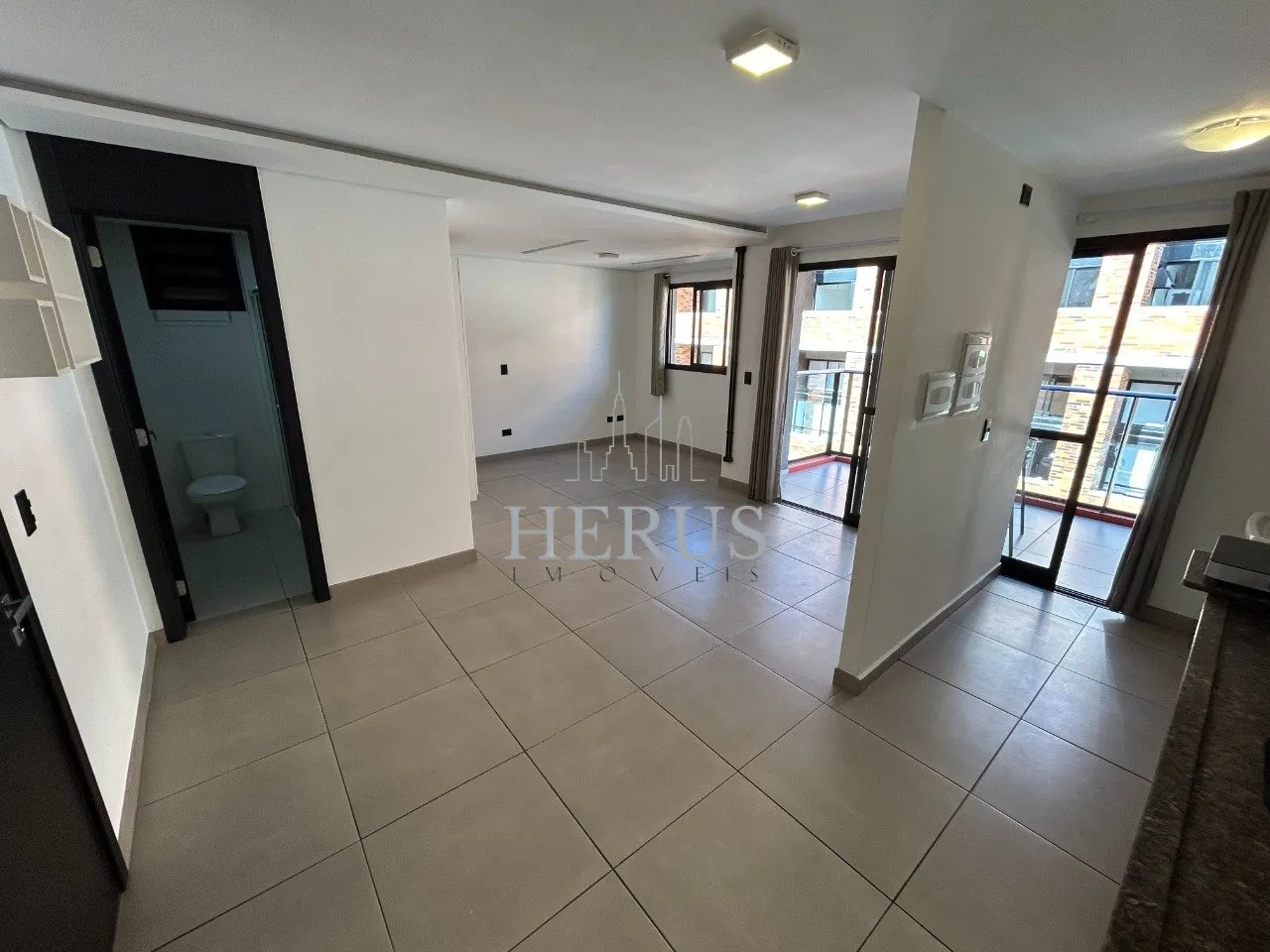 40 m² 1-bedroom apartment with balcony and private BBQ — photo 5