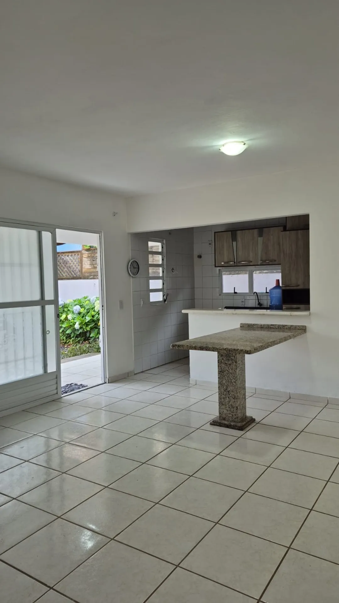 2-bedroom house with a garden in Florianópolis — photo 13