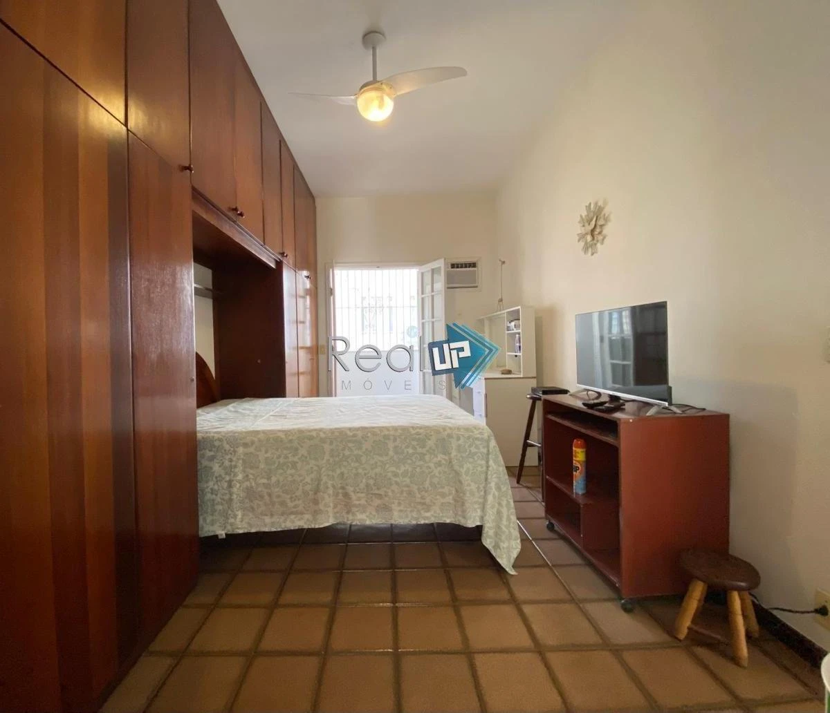 Балкон з грилем та 3 спальні: будинок 177 м² — photo 18