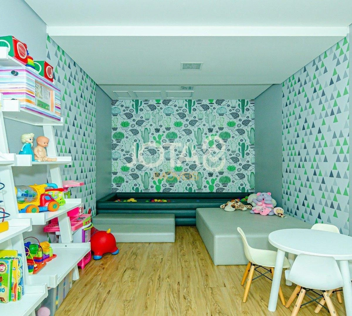 Furnished apartment, 80 m², with a washing machine — photo 27