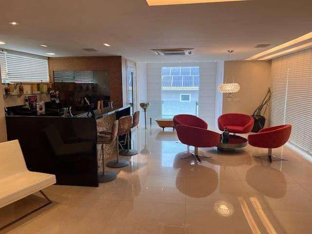 Furnished house with 7 en-suite bedrooms and 830 m² — photo 17