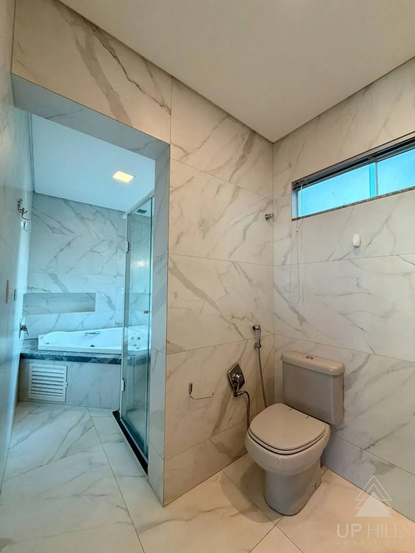 Casa com 3 suítes e cozinha aberta com fogão a gás — photo 15
