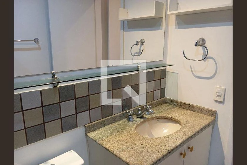 Квартира з 2 спальнями з ванною і балконом, 75 м² — photo 33