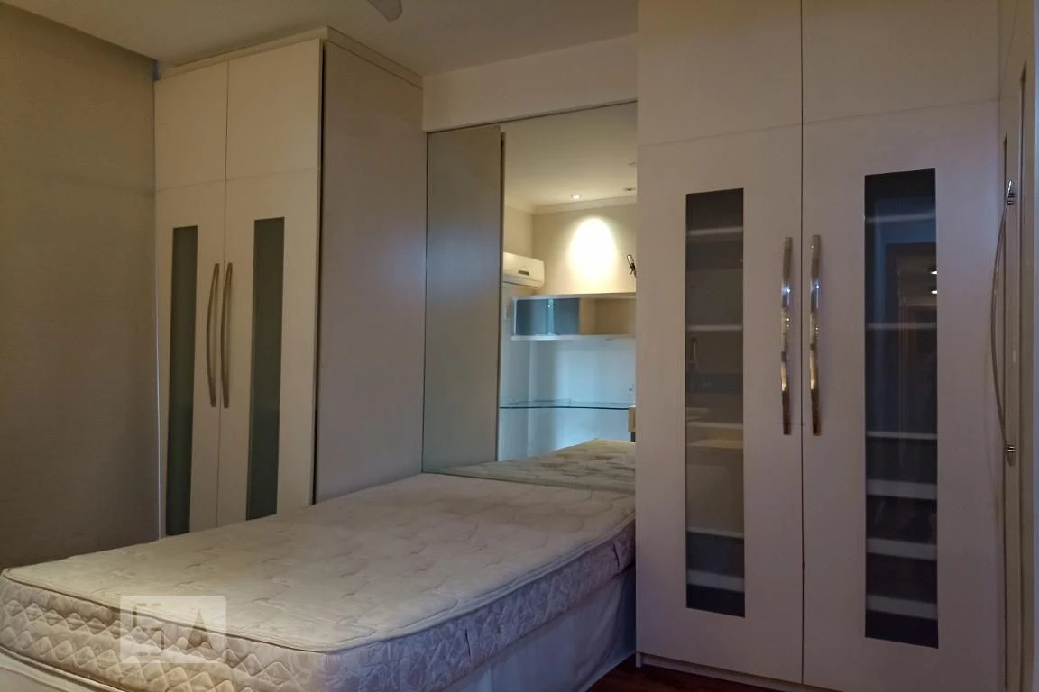 Apartamento de 4 quartos com janelas do piso ao teto — photo 54