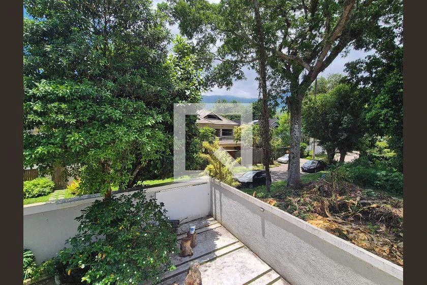 Furnished house with 3 en-suite bedrooms and shared BBQ — photo 42