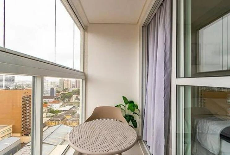 One-bedroom apartment in a building with a coworking space — photo 13