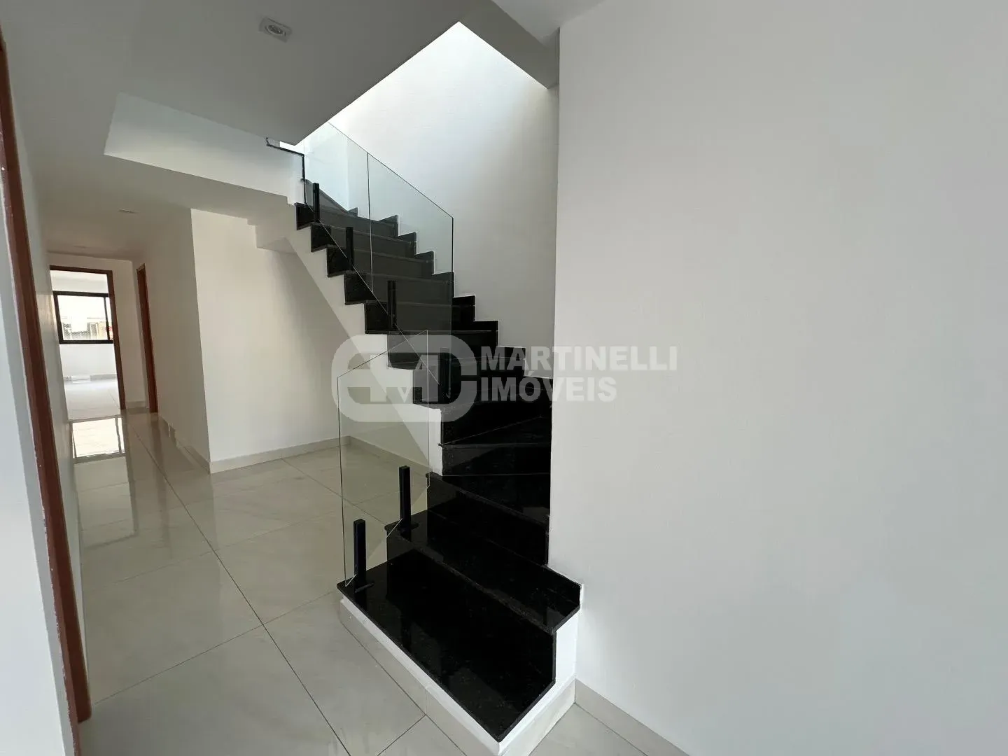 Apartamento de 3 quartos em condomínio com piscina — photo 18