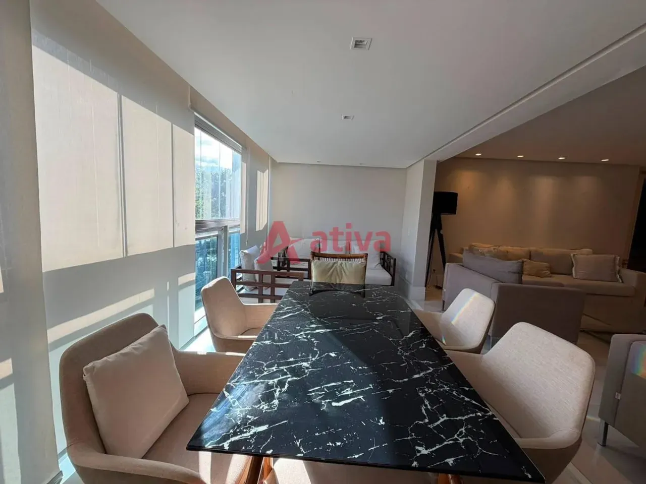 Furnished apartment with 4 bedrooms and an open-plan kitchen — photo 5