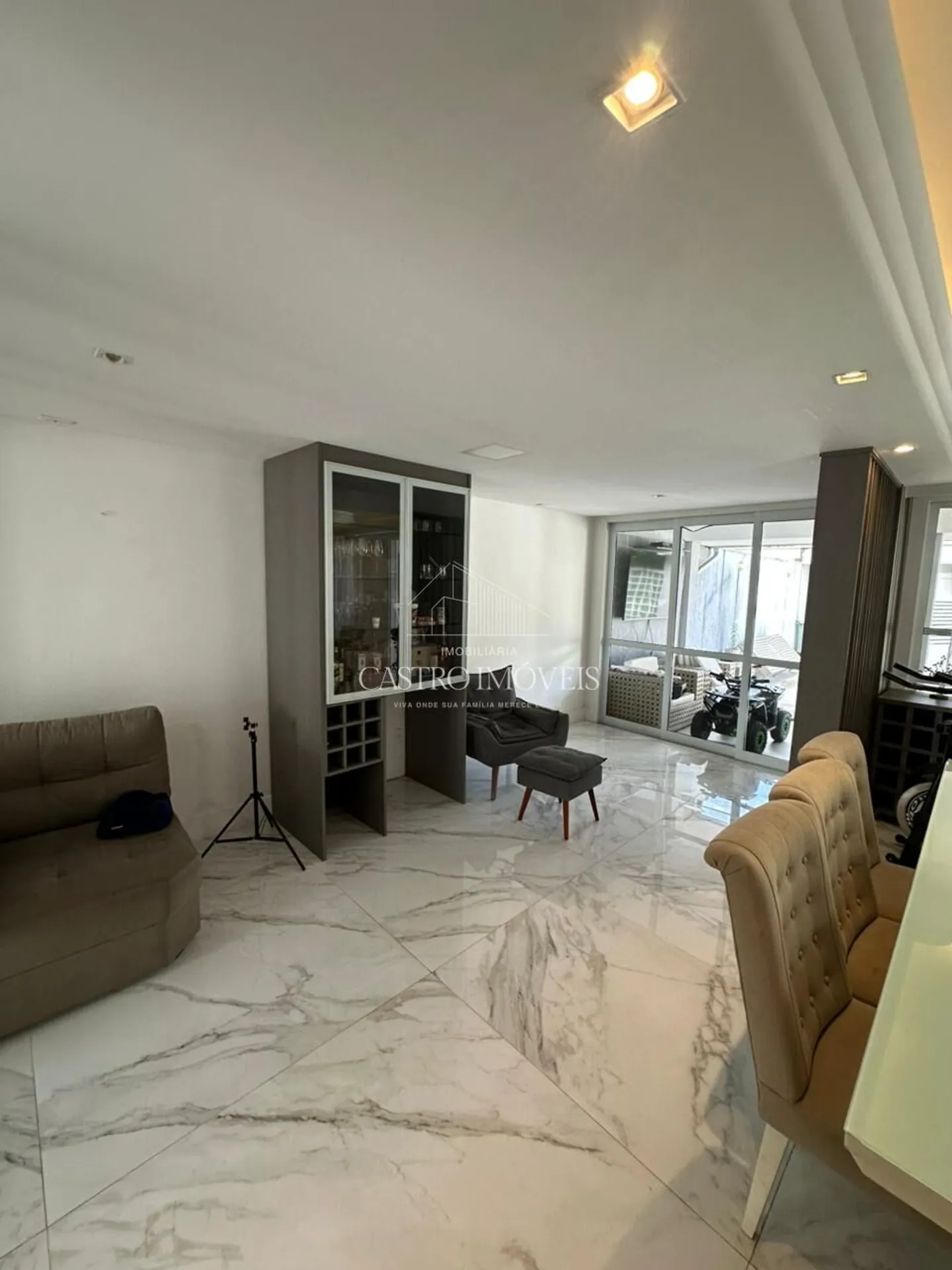 Furnished duplex house with 220 m² and 4 bedrooms — photo 35