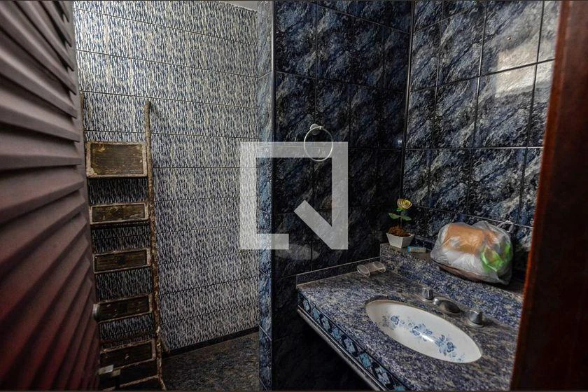 1000 m² house with 6 bedrooms and 1 en-suite — photo 36