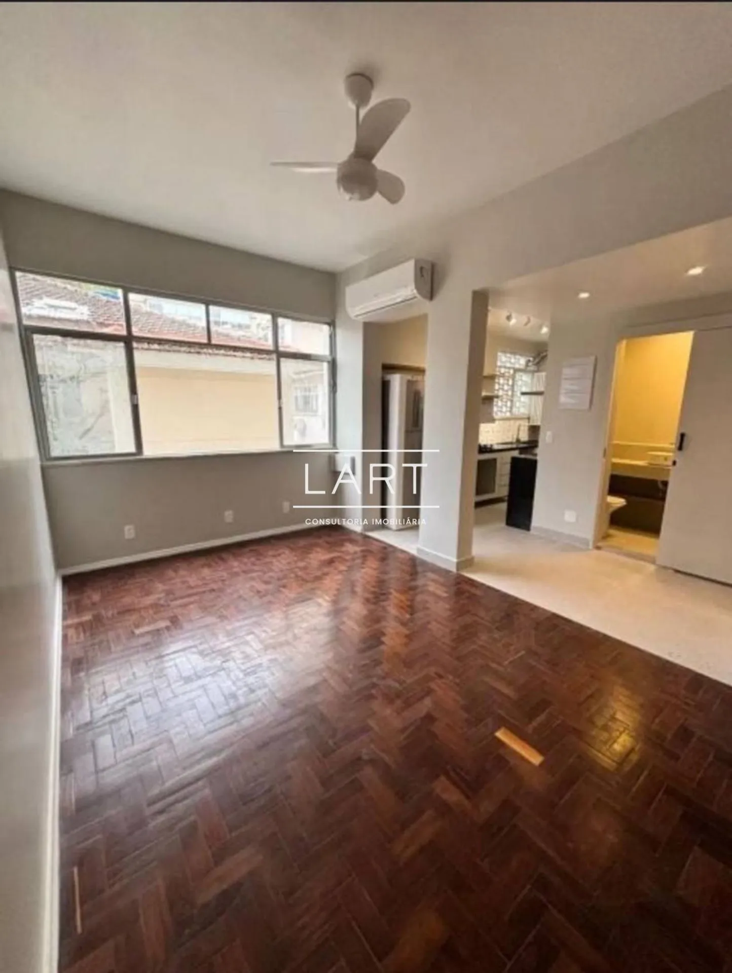Apartment, 70 m², with wood or laminate floors — photo 8