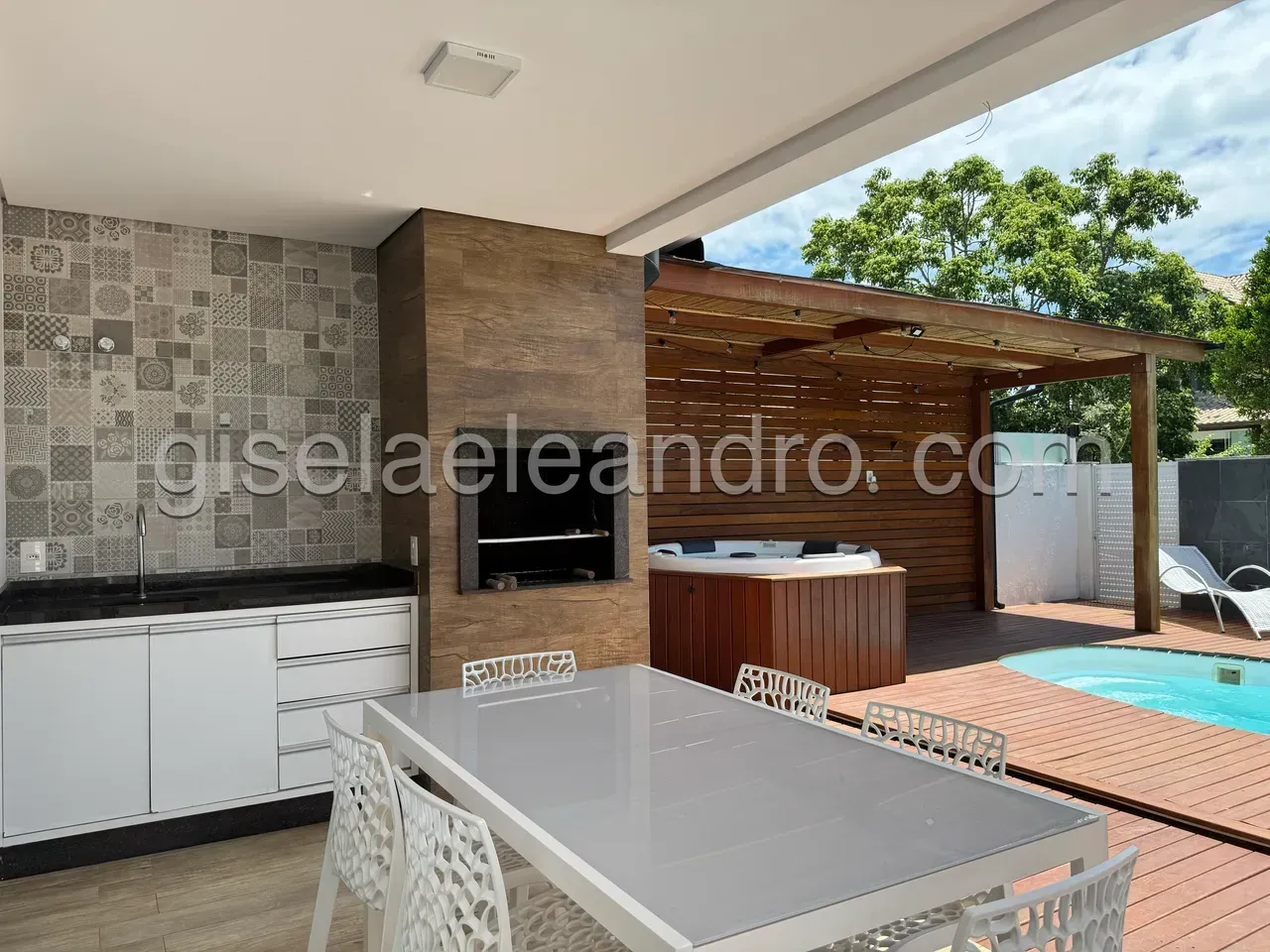 Casa amueblada con 4 dormitorios y cocina abierta — photo 13
