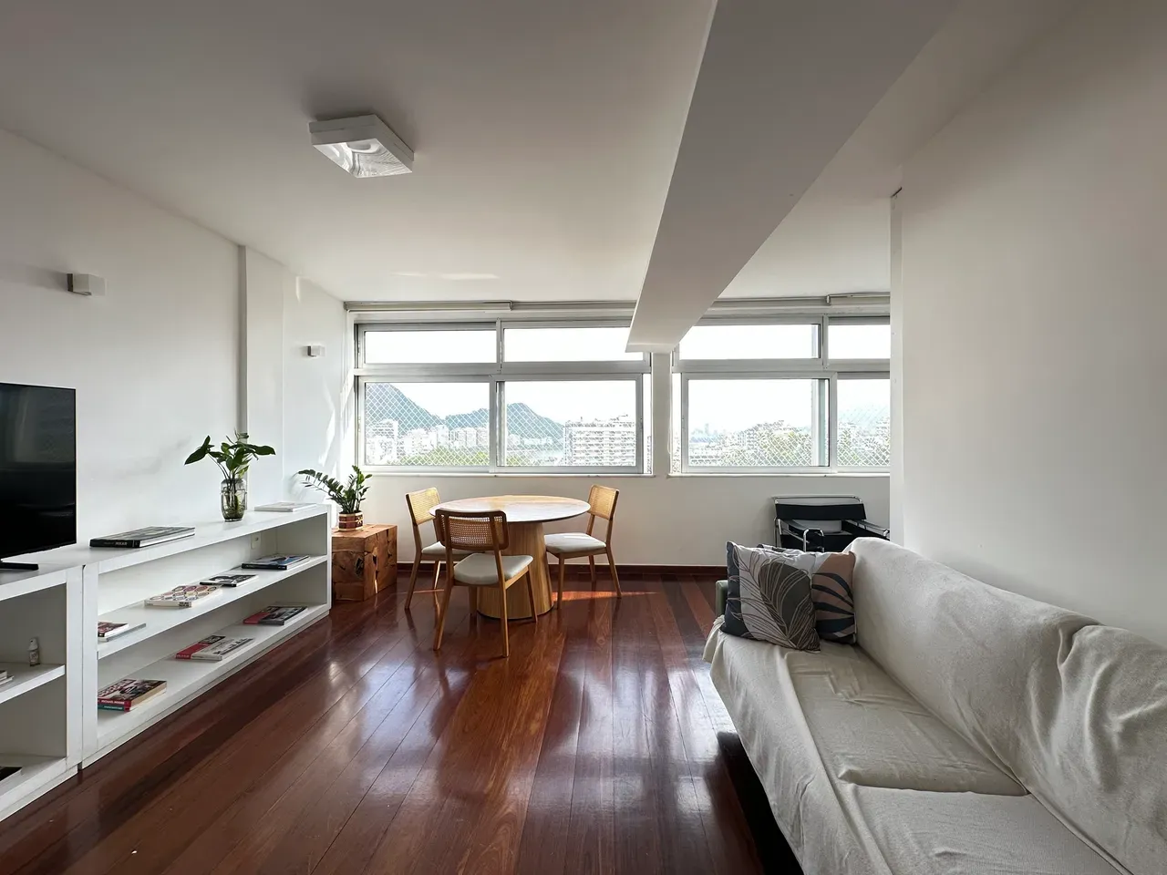 Apartment on the 4th floor with floor-to-ceiling windows — photo 39