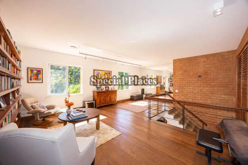 Furnished house with 6 bedrooms and 550 m² — photo 3