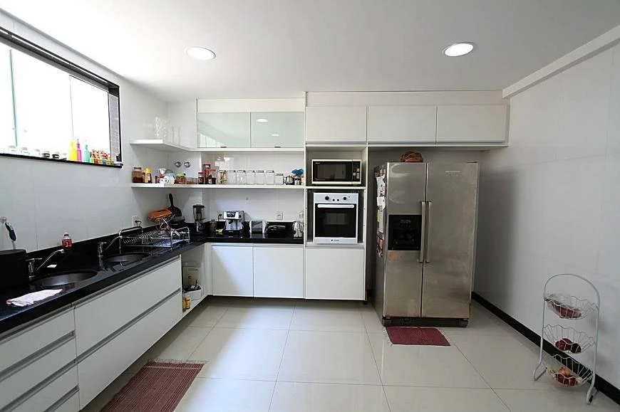 Меблированный дом 700 м²: 5 спален-сюит и 10 ванных — photo 30