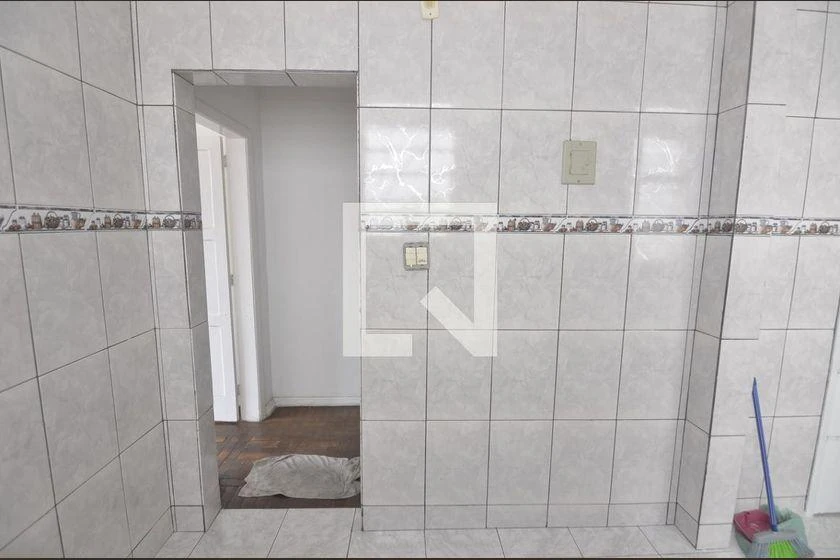 Apartamento com piso de madeira ou laminado, Benfica — photo 23