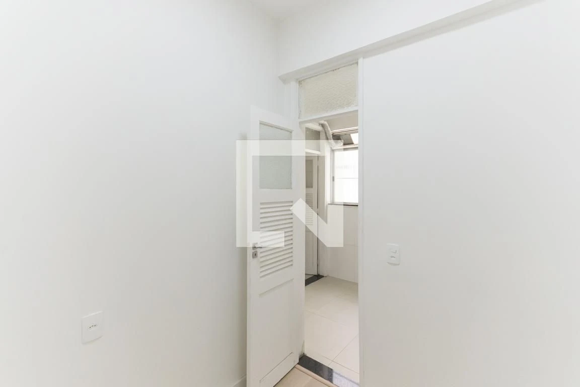 Apartamento de 2 quartos com varanda envidraçada — photo 33