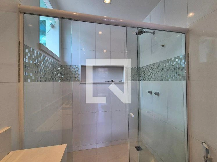 5-bedroom house with a bathtub in Rio de Janeiro — photo 45