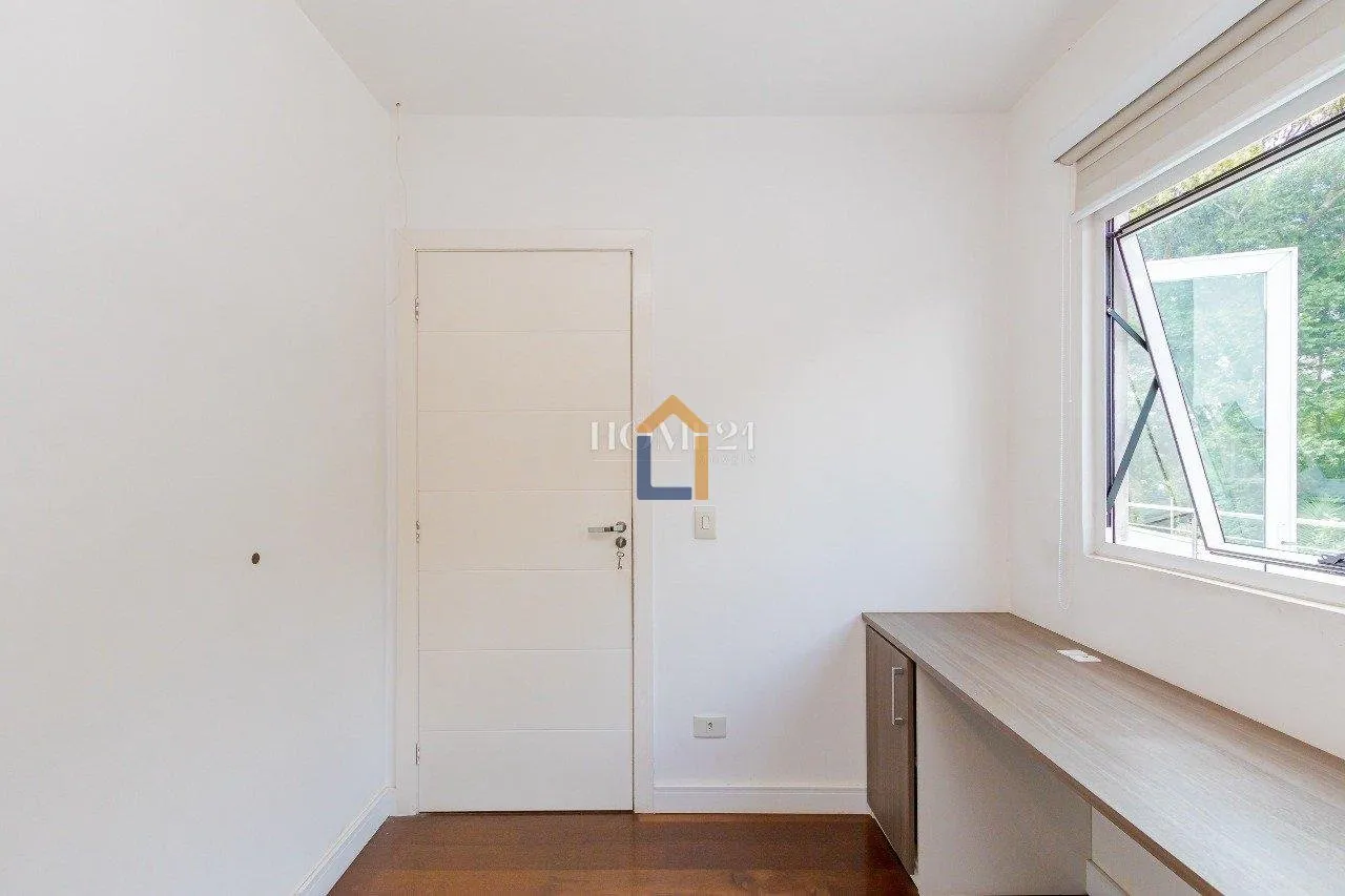 Furnished 470 m² house with 4 bedrooms and private garden — photo 104