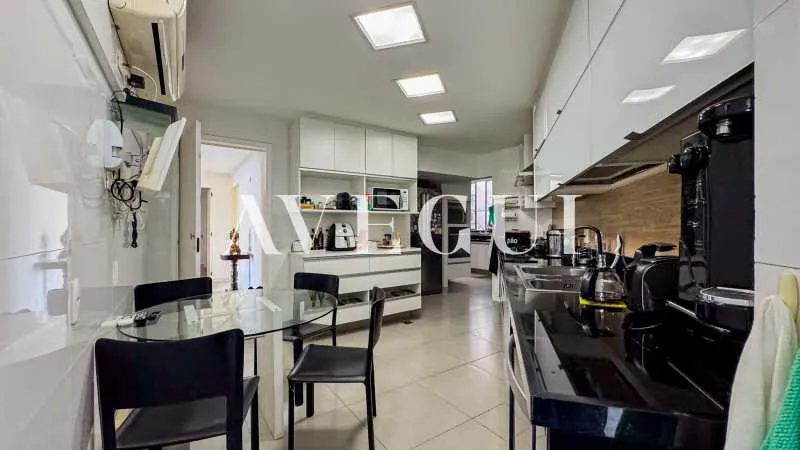 Duplex penthouse with balcony, 5 bedrooms and 5 baths — photo 12